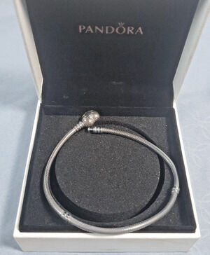 Authentic PANDORA Moments Heart Clasp Snake Chain Charm Bracelet W/ Box